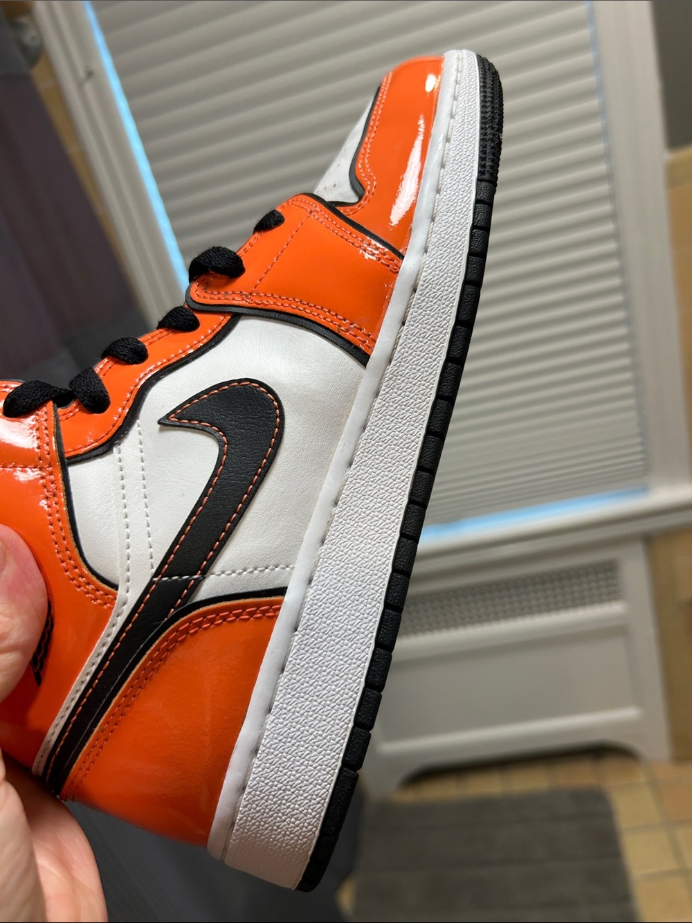 Nike Air Jordan 1 Mid SE GS "Turf Orange" 6.5Y (BQ6931-802) - Picture 8 of 11